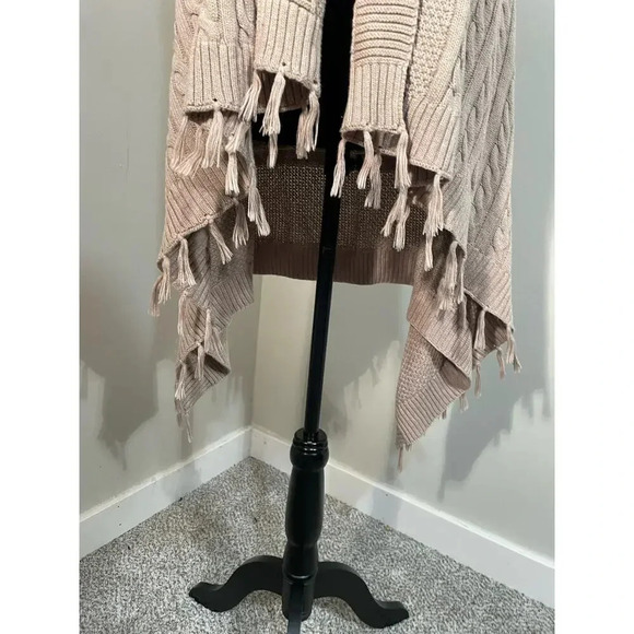 Matilda Jane Mind’s‎ Eye Cable Knit Tassel Longline Vest - Picture 4 of 10